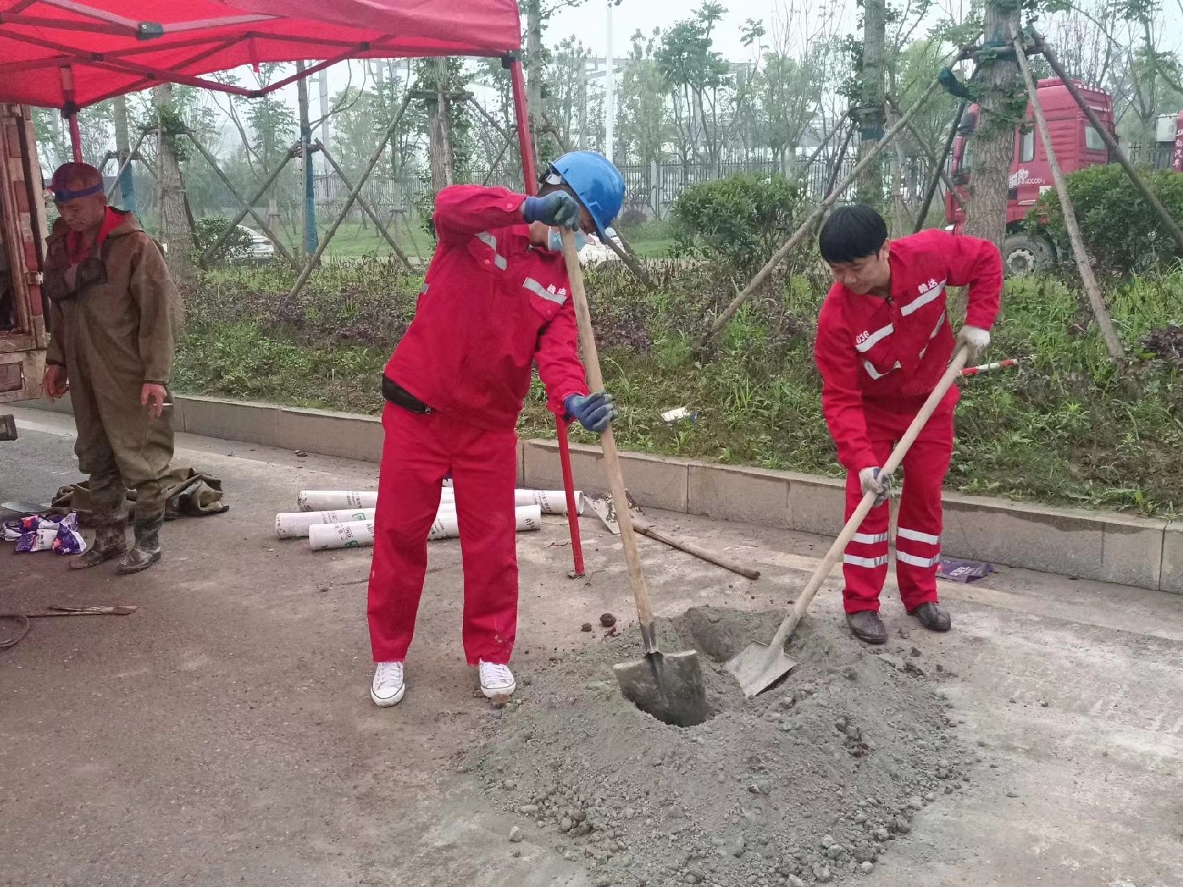 天峻管道疏通哪家好】及时进行市政管道清淤